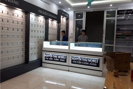 xưởng sản xuất tủ kệ trưng bày điện thoại và phụ kiện đẹp rẻ tại Hải Phòng